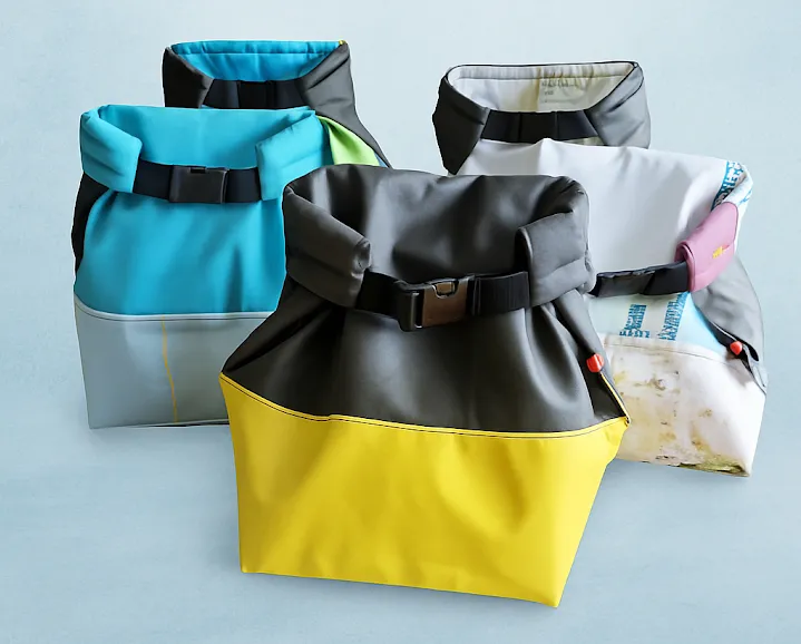 Sacs roll-top confectionnés à partir de textiles professionnels recyclés